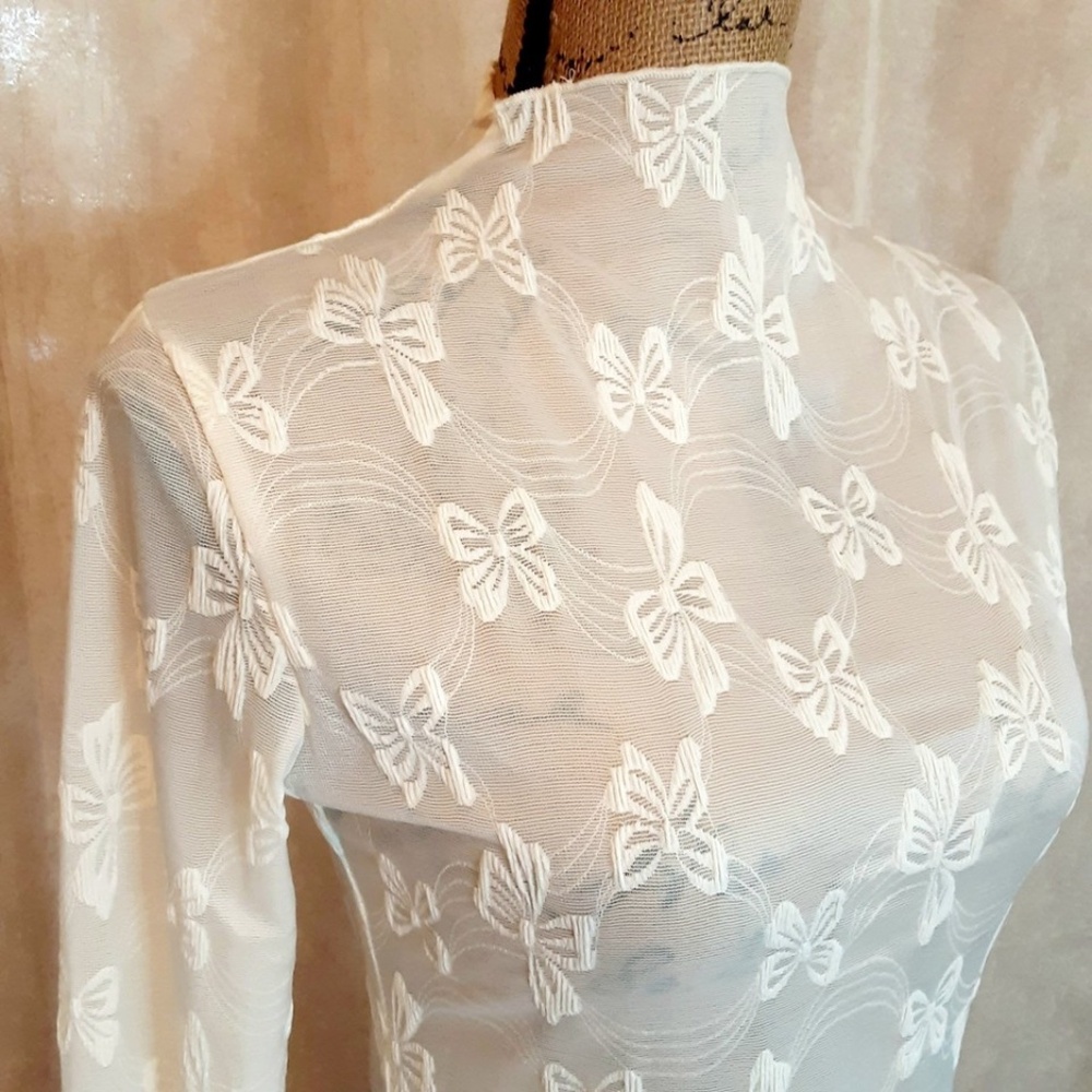 NWOT Ivory Cream Sheer Mesh Top Bows Pattern Long Sleeve Size L - Picture 2 of 11
